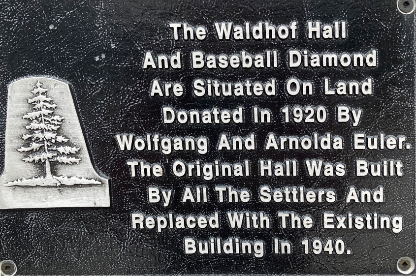 Close-up of the plaque on the Waldhof Hall monument stone